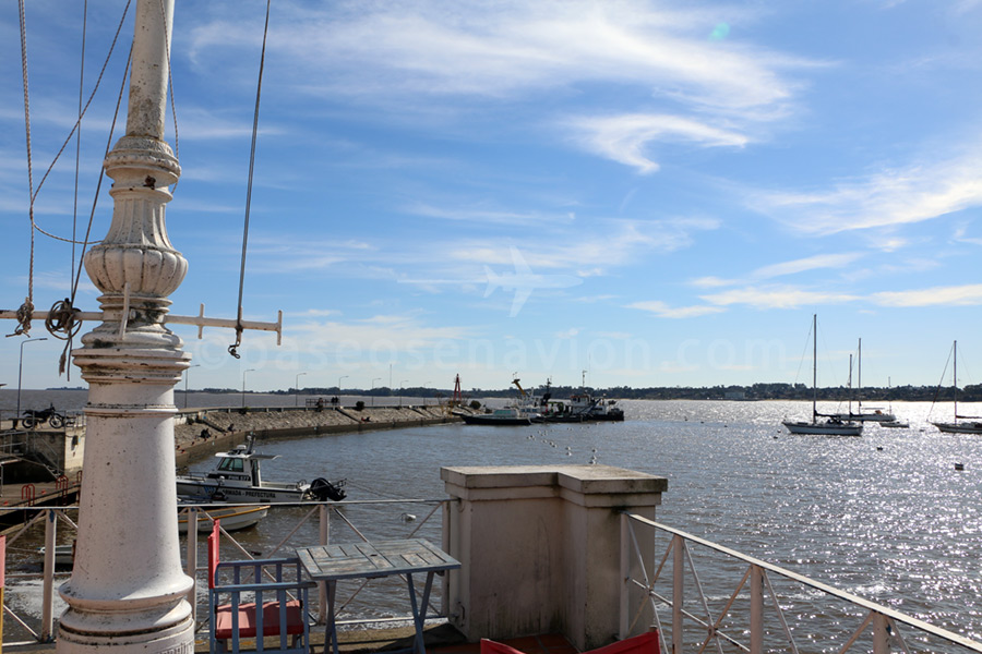 Muelle de la ciudad antigua de Colonia